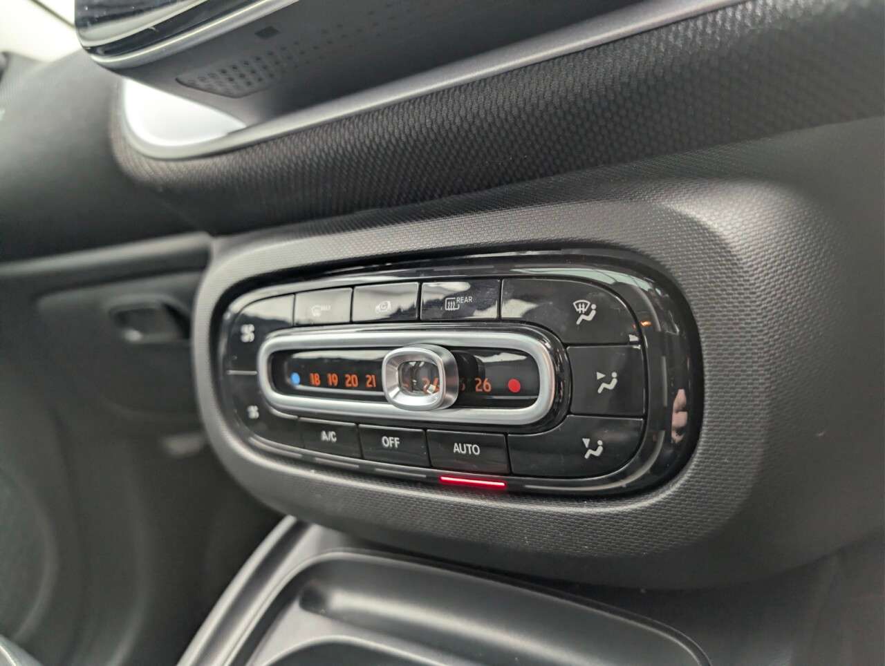 2018 SMART FORFOUR 2018 SMART FORFOUR