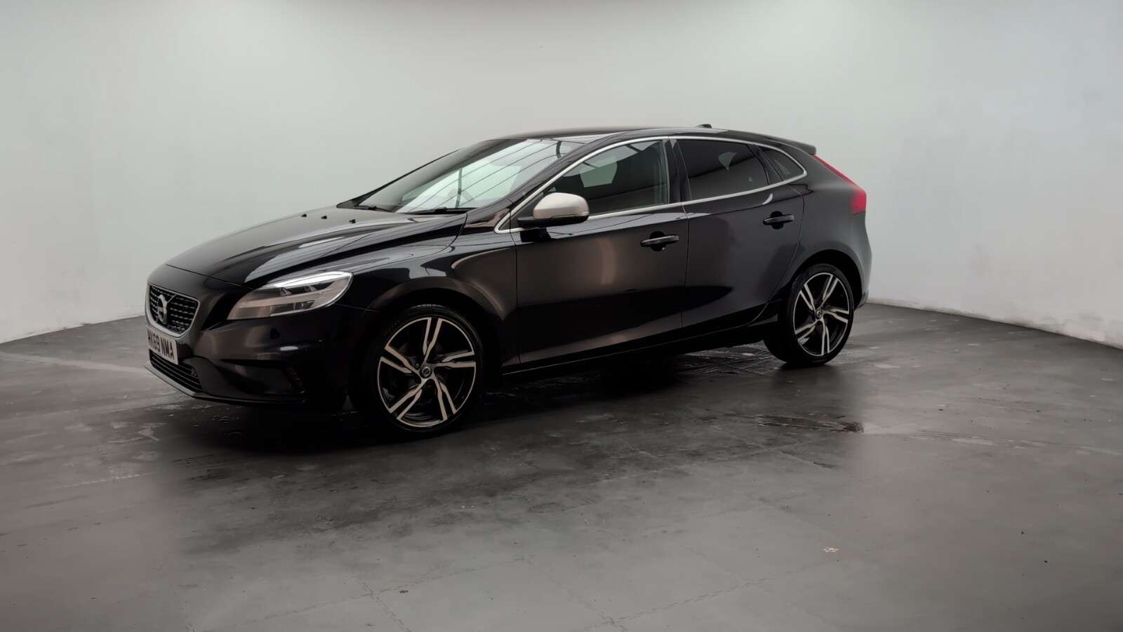 2019 VOLVO V40 2019 VOLVO V40