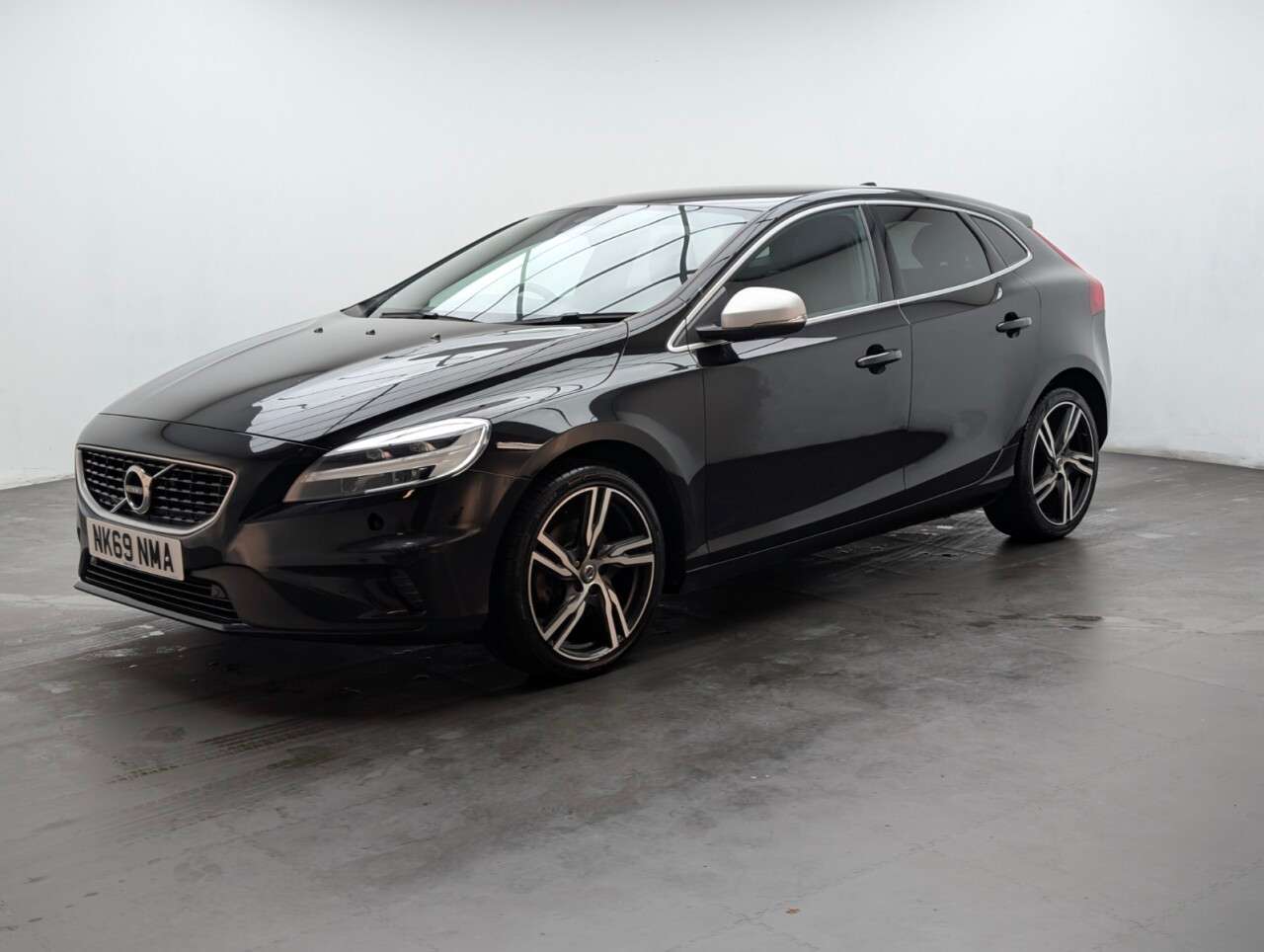 2019 VOLVO V40 2019 VOLVO V40