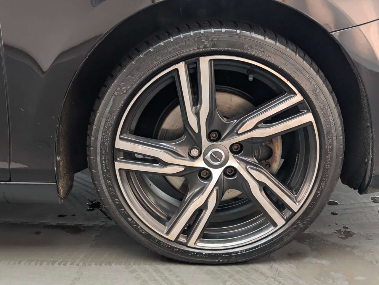 2019 VOLVO V40 2019 VOLVO V40