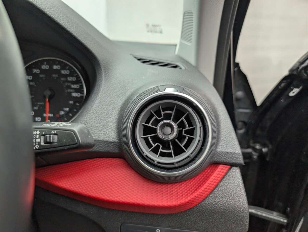 2020 AUDI Q2 2020 AUDI Q2