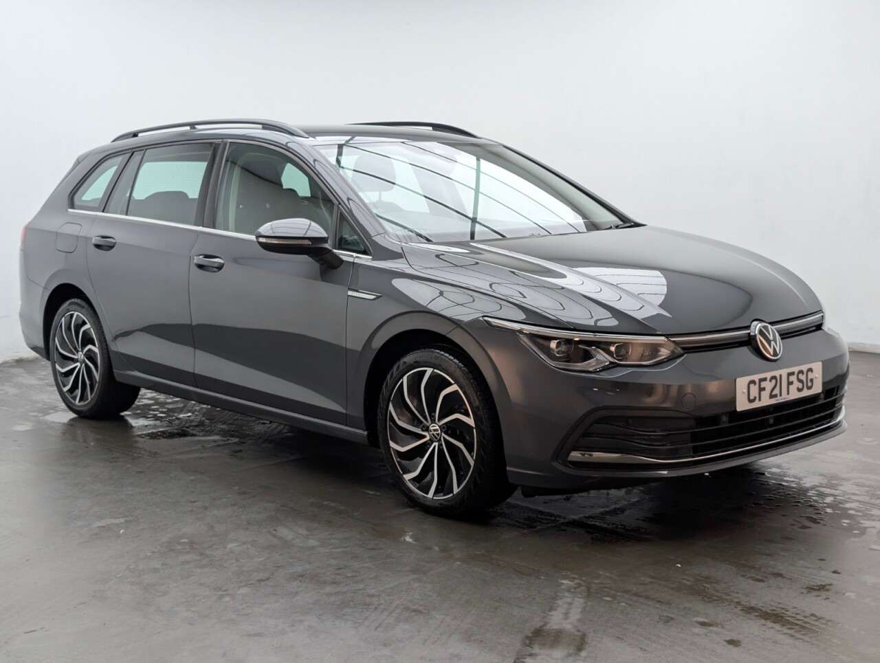A 2021 VOLKSWAGEN GOLF 1.5 TSI Style Estate 5dr Petrol Manual Euro 6 (s/s) (150 ps) APPLE CARPLAY+ A 2021 VOLKSWAGEN GOLF 1.5 TSI Style Estate 5dr Petrol Manual Euro 6 (s/s) (150 ps) APPLE CARPLAY+
