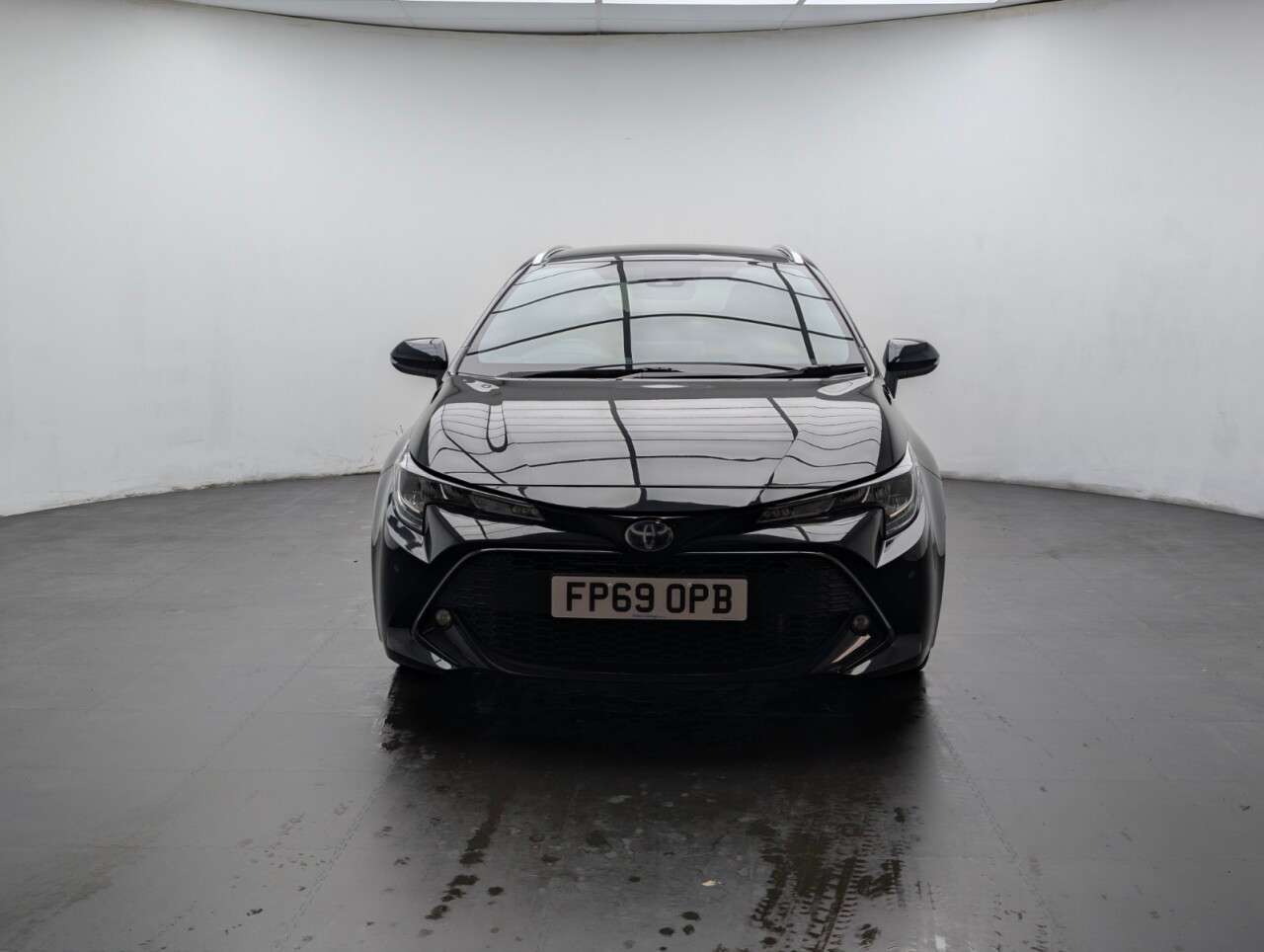 A 2019 TOYOTA COROLLA 1.8 VVT-h Design Touring Sports 5dr Petrol Hybrid CVT Euro 6 (s/s) (122 ps) A 2019 TOYOTA COROLLA 1.8 VVT-h Design Touring Sports 5dr Petrol Hybrid CVT Euro 6 (s/s) (122 ps)