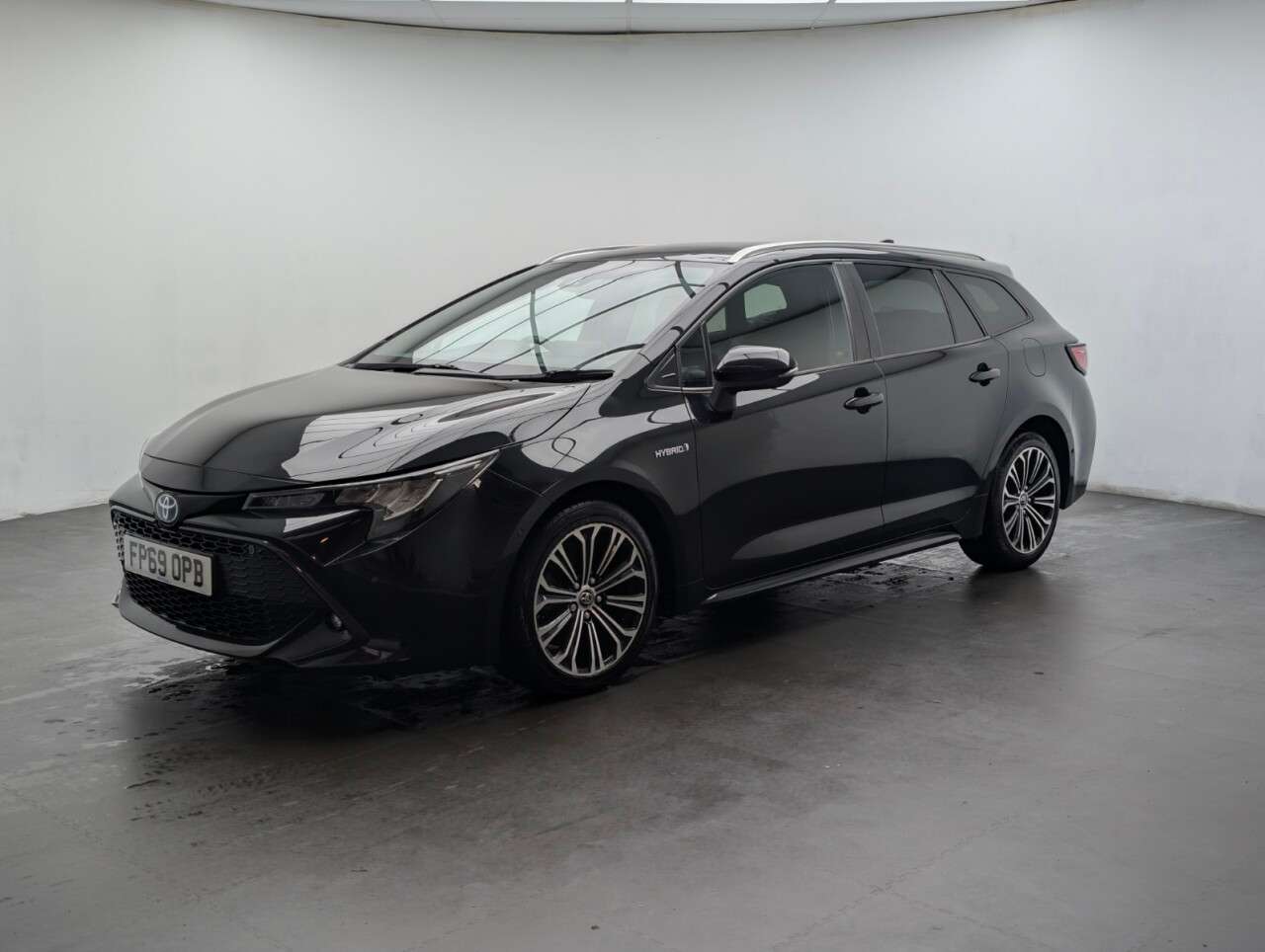 A 2019 TOYOTA COROLLA 1.8 VVT-h Design Touring Sports 5dr Petrol Hybrid CVT Euro 6 (s/s) (122 ps) A 2019 TOYOTA COROLLA 1.8 VVT-h Design Touring Sports 5dr Petrol Hybrid CVT Euro 6 (s/s) (122 ps)