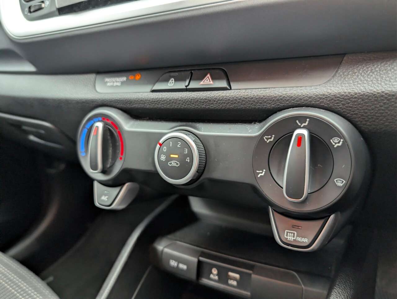 2019 KIA STONIC 2019 KIA STONIC