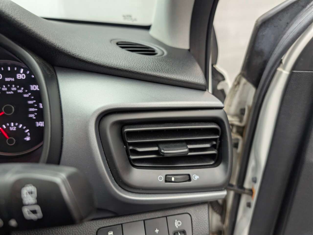 2019 KIA STONIC 2019 KIA STONIC