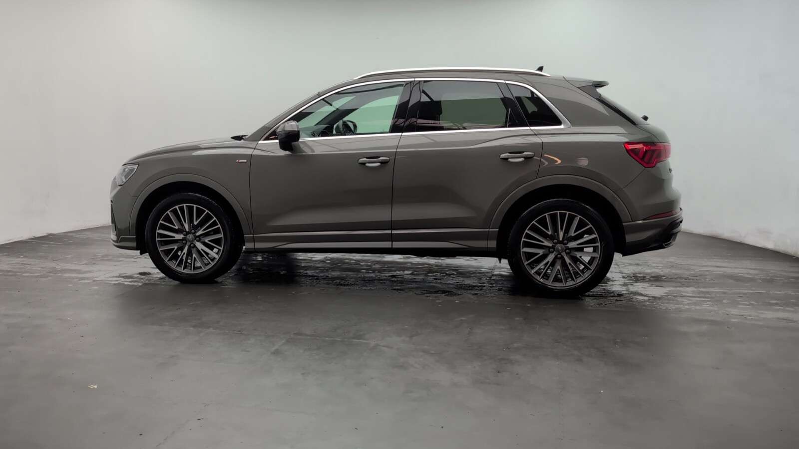 2020 AUDI Q3 2020 AUDI Q3