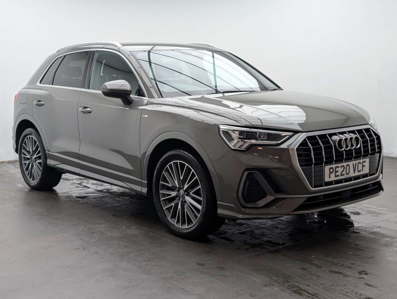 A 2020 AUDI Q3 1.5 TFSI CoD 35 S line SUV 5dr Petrol Manual Euro 6 (s/s) (150 ps) SIDE ASS A 2020 AUDI Q3 1.5 TFSI CoD 35 S line SUV 5dr Petrol Manual Euro 6 (s/s) (150 ps) SIDE ASS