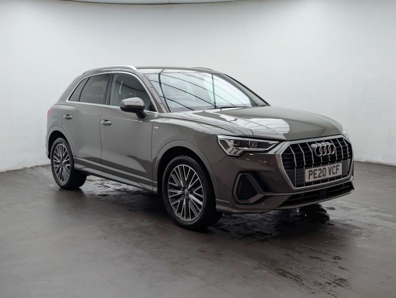 A 2020 AUDI Q3 1.5 TFSI CoD 35 S line SUV 5dr Petrol Manual Euro 6 (s/s) (150 ps) SIDE ASS A 2020 AUDI Q3 1.5 TFSI CoD 35 S line SUV 5dr Petrol Manual Euro 6 (s/s) (150 ps) SIDE ASS