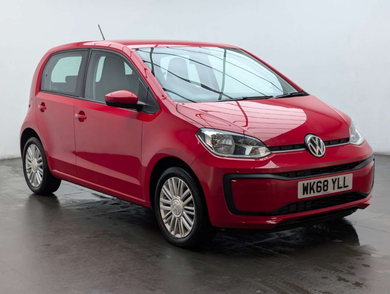 A 2019 VOLKSWAGEN UP! 1.0 Move up! Hatchback 5dr Petrol Manual Euro 6 (s/s) (60 ps) 15" ALLOYS+HI A 2019 VOLKSWAGEN UP! 1.0 Move up! Hatchback 5dr Petrol Manual Euro 6 (s/s) (60 ps) 15" ALLOYS+HI