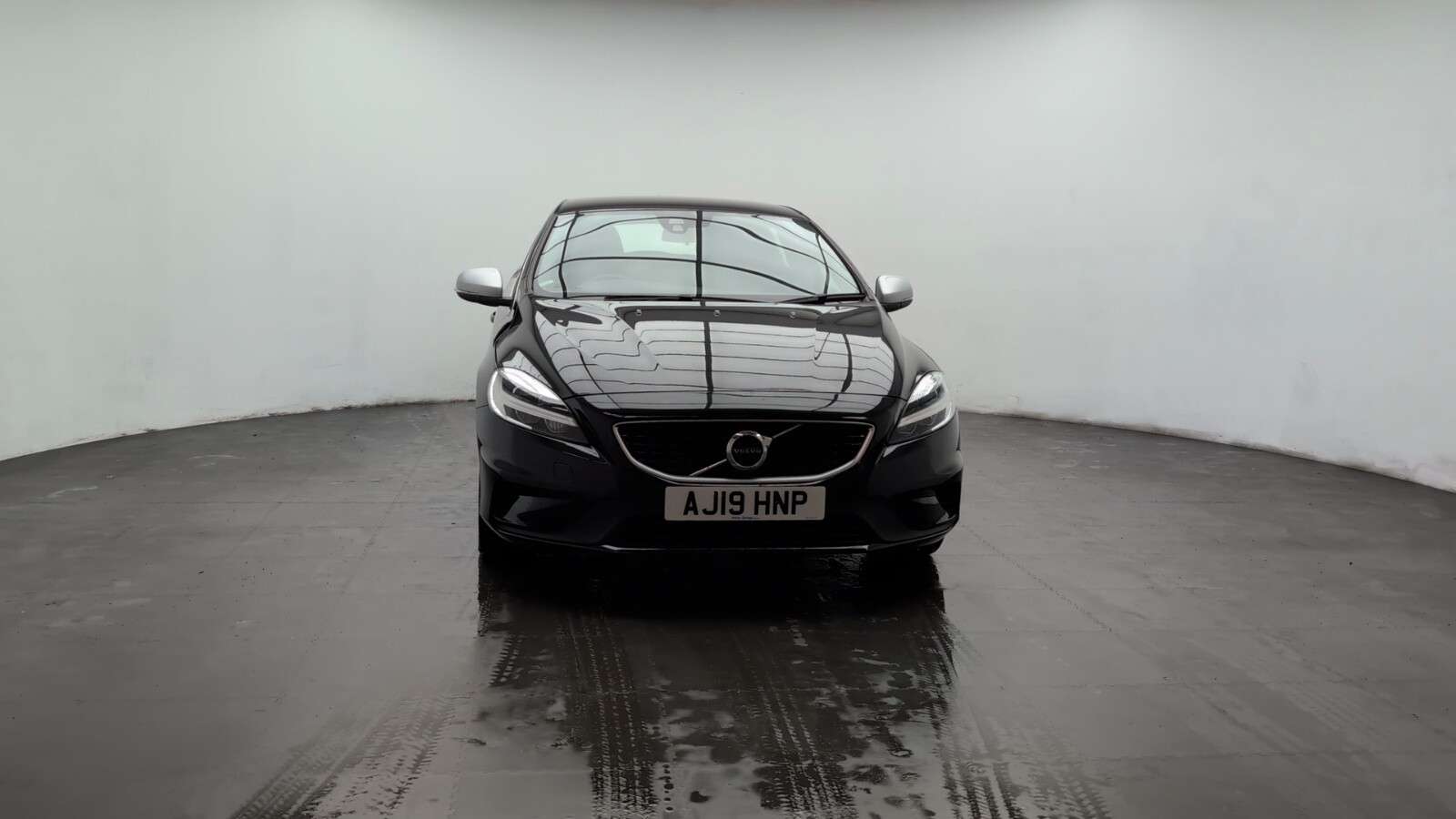 2019 VOLVO V40 2019 VOLVO V40