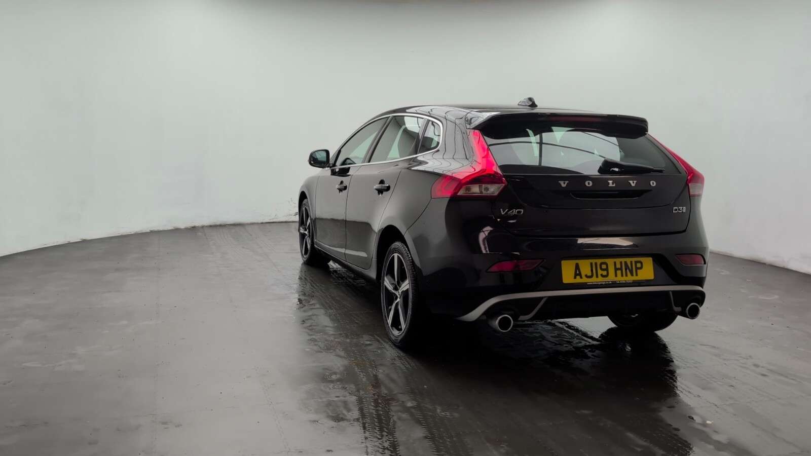2019 VOLVO V40 2019 VOLVO V40