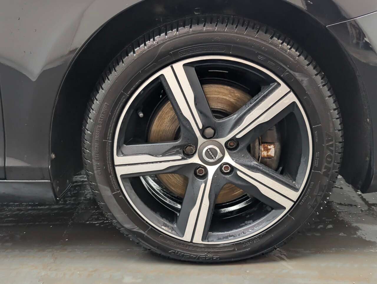 2019 VOLVO V40 2019 VOLVO V40