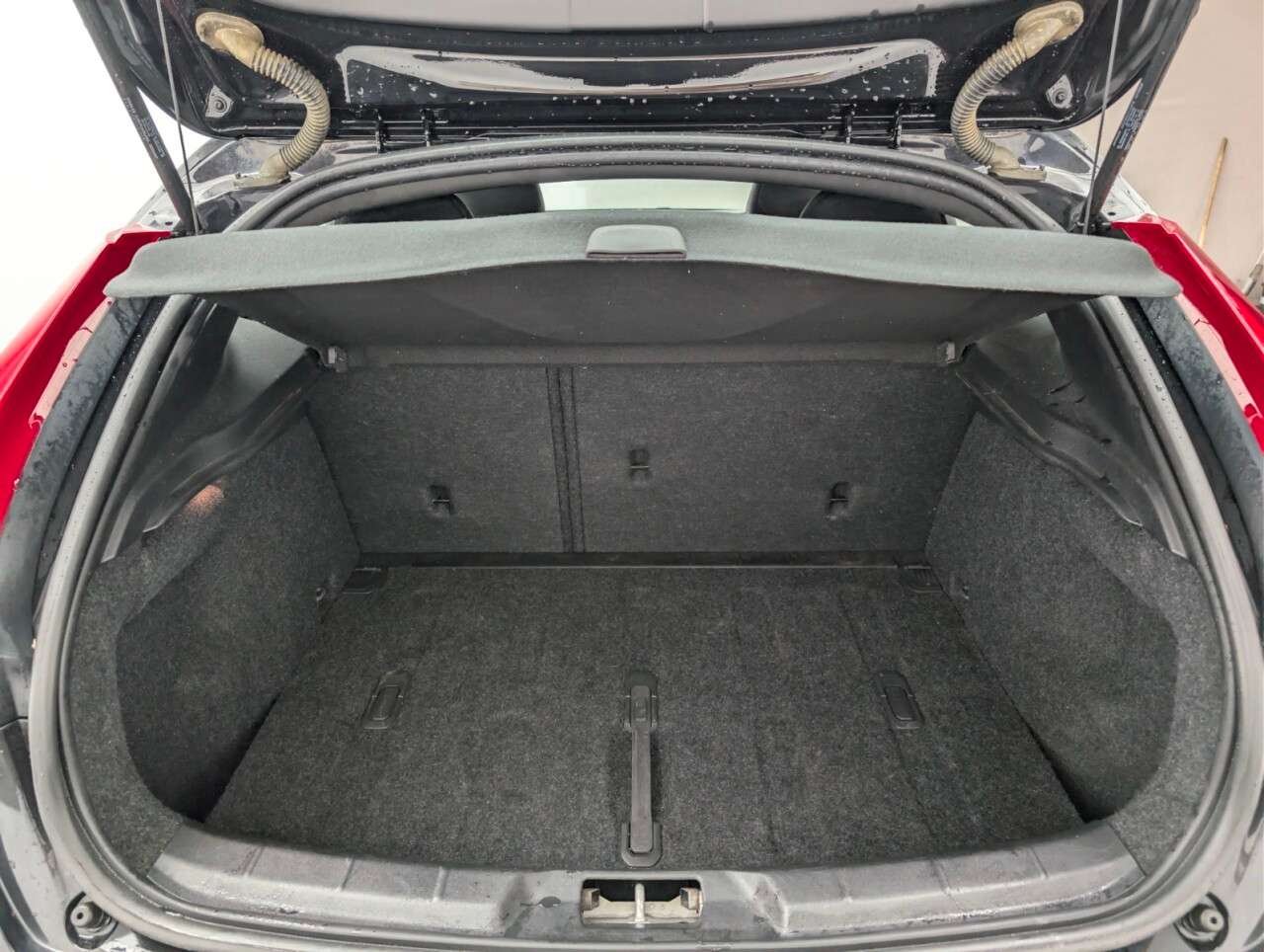 2019 VOLVO V40 2019 VOLVO V40