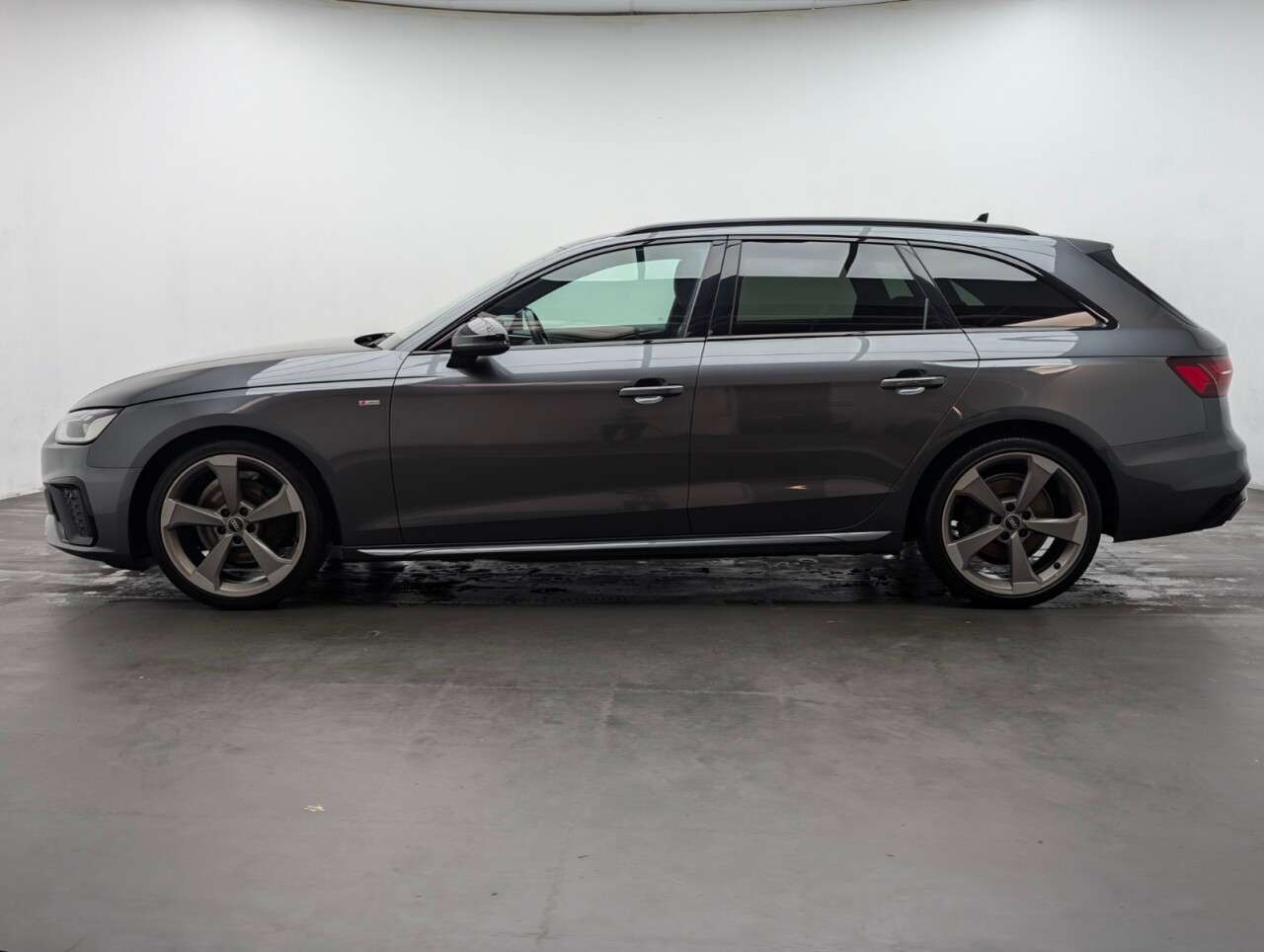 2021 AUDI A4 AVANT 2021 AUDI A4 AVANT