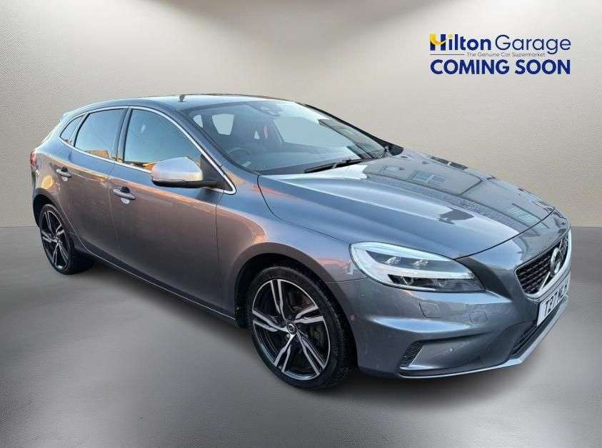 A 2017 VOLVO V40 1.5 T3 R-Design Pro Hatchback 5dr Petrol Auto Euro 6 (s/s) (152 ps) REAR PA A 2017 VOLVO V40 1.5 T3 R-Design Pro Hatchback 5dr Petrol Auto Euro 6 (s/s) (152 ps) REAR PA