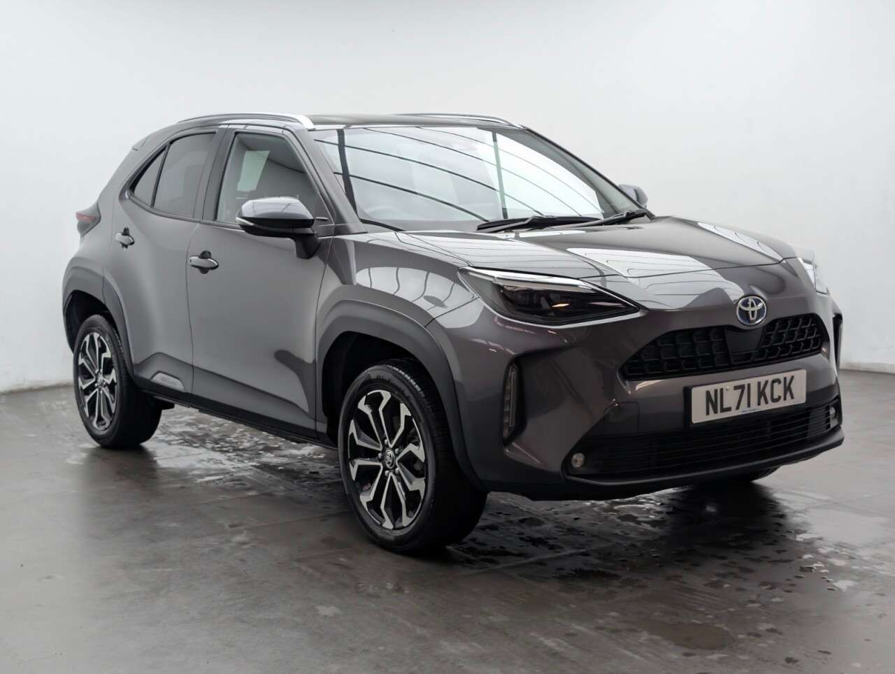 A 2021 TOYOTA YARIS CROSS 1.5 VVT-h Design SUV 5dr Petrol Hybrid E-CVT Euro 6 (s/s) (116 ps) 7IN DISP A 2021 TOYOTA YARIS CROSS 1.5 VVT-h Design SUV 5dr Petrol Hybrid E-CVT Euro 6 (s/s) (116 ps) 7IN DISP