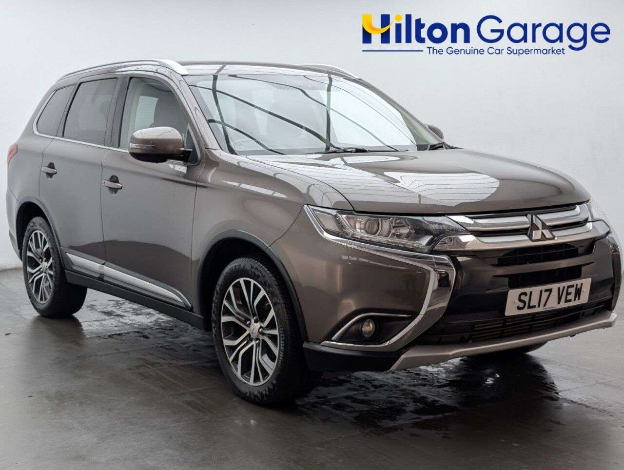 A 2017 MITSUBISHI OUTLANDER 2.2 DI-D 3 SUV 5dr Diesel Manual 4WD Euro 6 (s/s) (147 ps) BLUETOOTH+REAR P A 2017 MITSUBISHI OUTLANDER 2.2 DI-D 3 SUV 5dr Diesel Manual 4WD Euro 6 (s/s) (147 ps) BLUETOOTH+REAR P