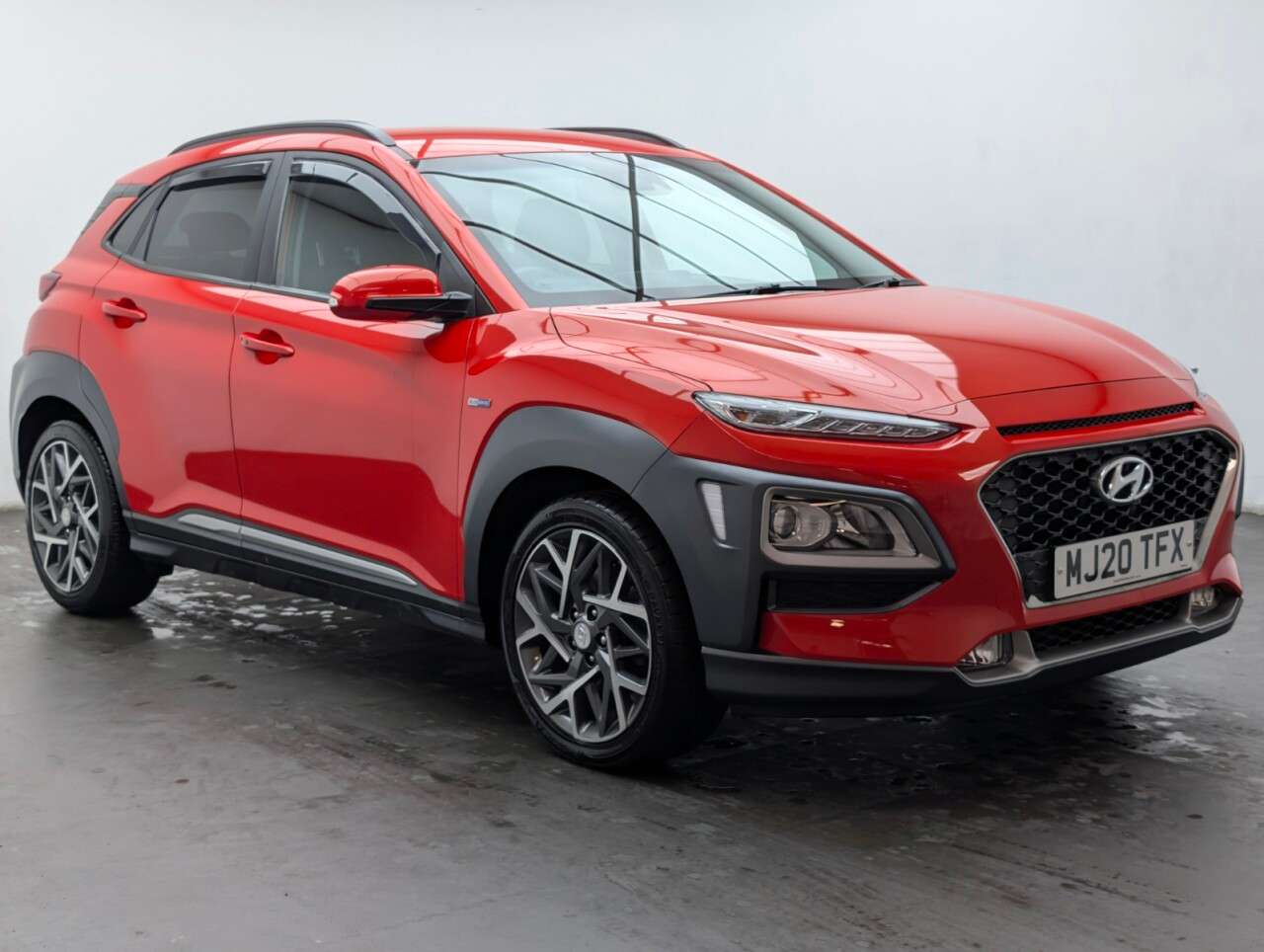 A 2020 HYUNDAI KONA 1.6 h-GDi Premium SUV 5dr Petrol Hybrid DCT Euro 6 (s/s) (141 ps) LANE KEEP A 2020 HYUNDAI KONA 1.6 h-GDi Premium SUV 5dr Petrol Hybrid DCT Euro 6 (s/s) (141 ps) LANE KEEP