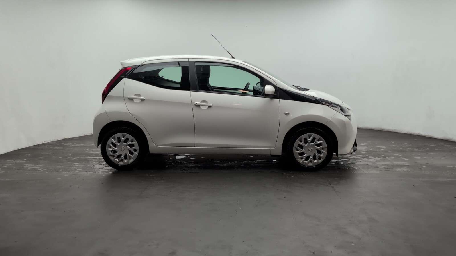 2020 TOYOTA AYGO 2020 TOYOTA AYGO