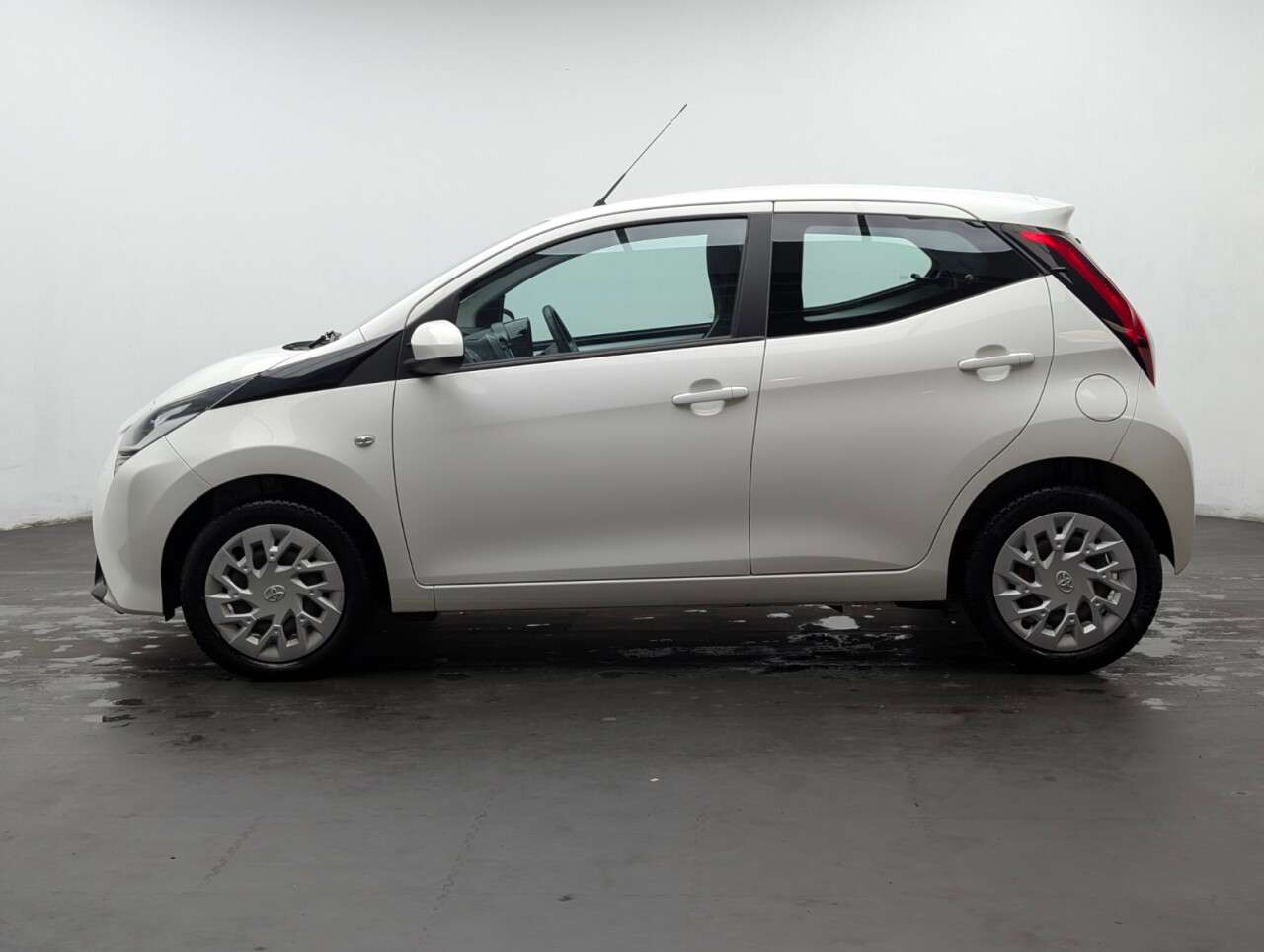 2020 TOYOTA AYGO 2020 TOYOTA AYGO