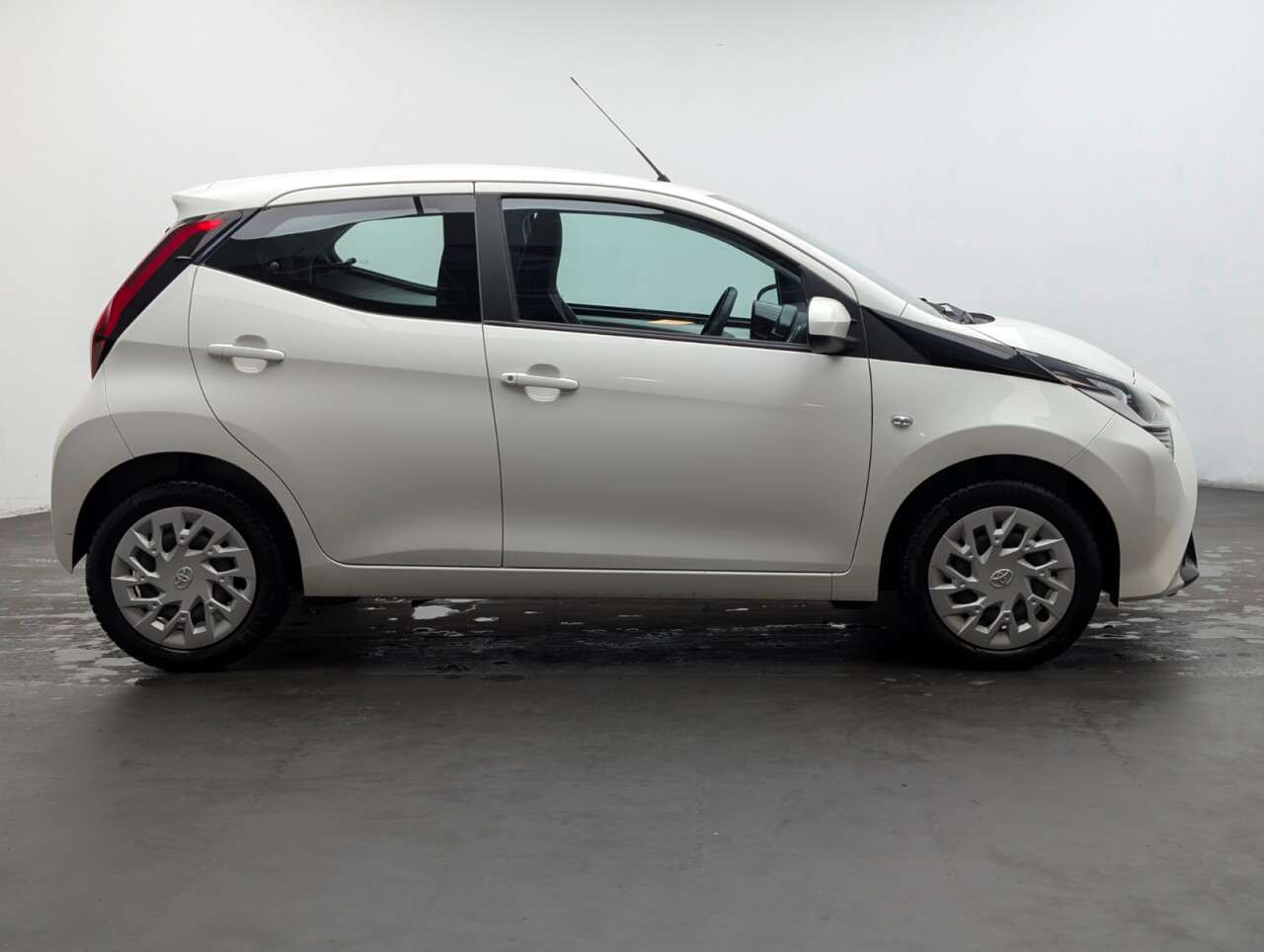 2020 TOYOTA AYGO 2020 TOYOTA AYGO