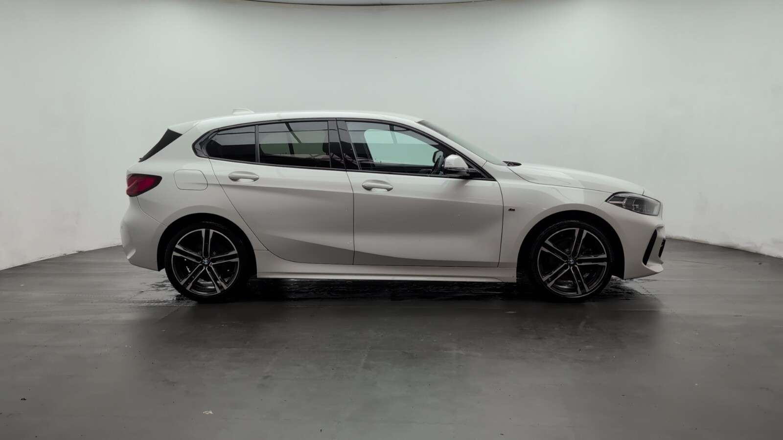 2021 BMW 1 SERIES 2021 BMW 1 SERIES