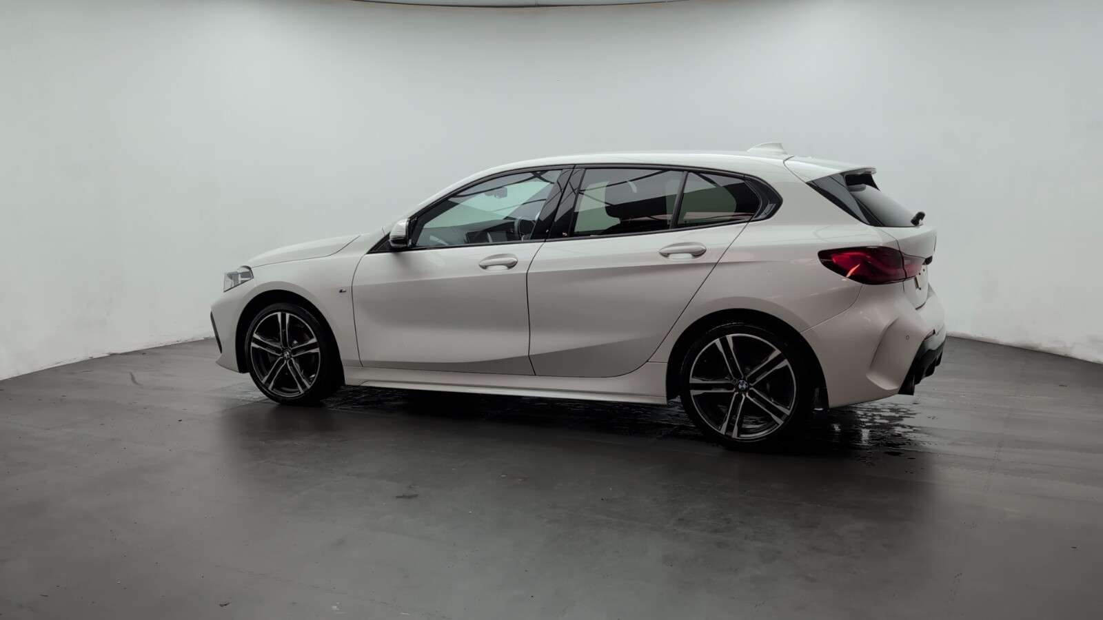 2021 BMW 1 SERIES 2021 BMW 1 SERIES