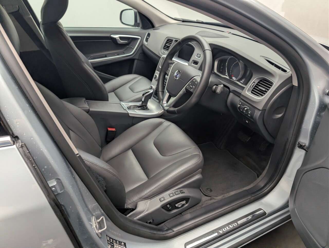 2017 VOLVO S60 2017 VOLVO S60