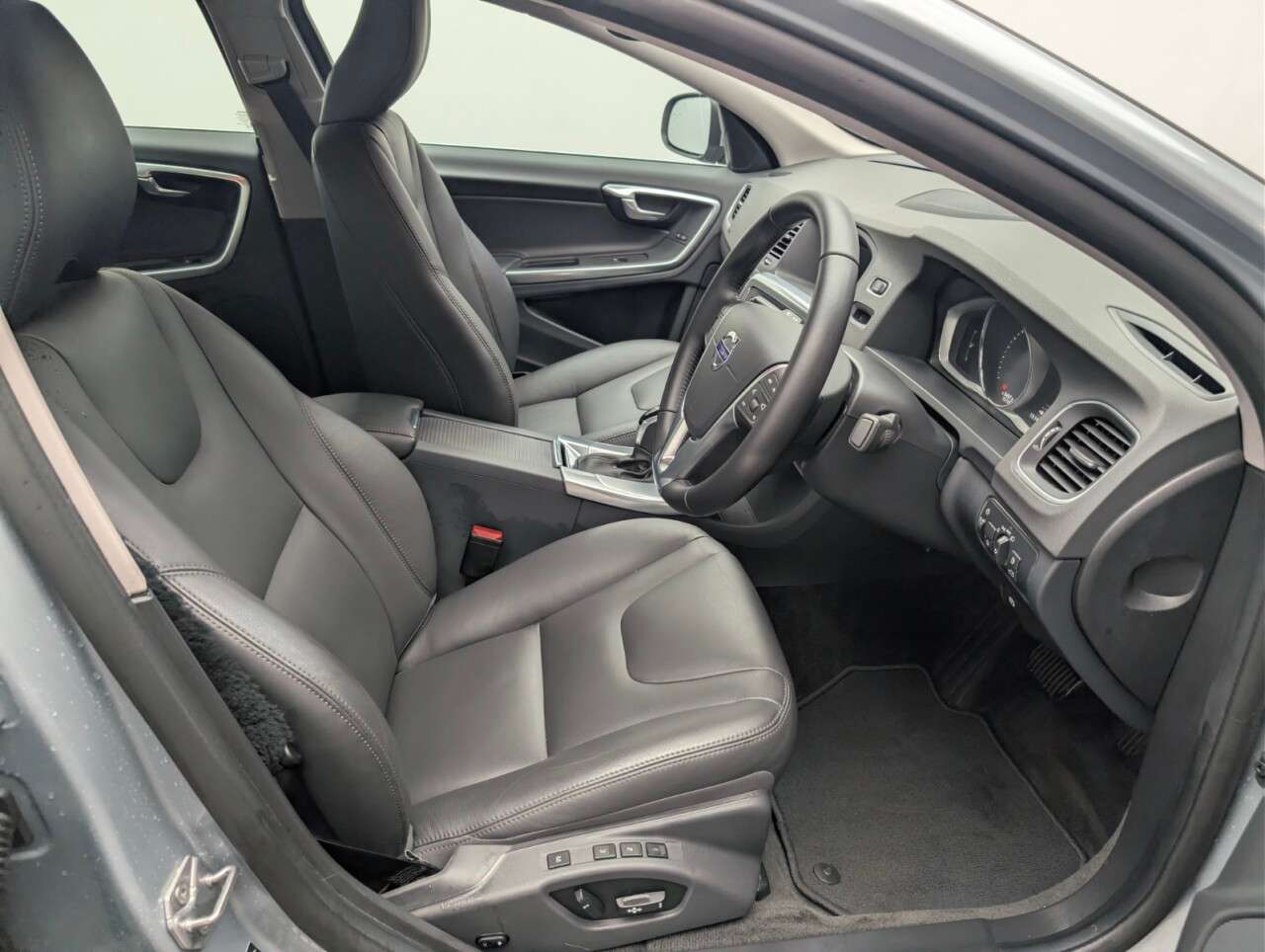 2017 VOLVO S60 2017 VOLVO S60