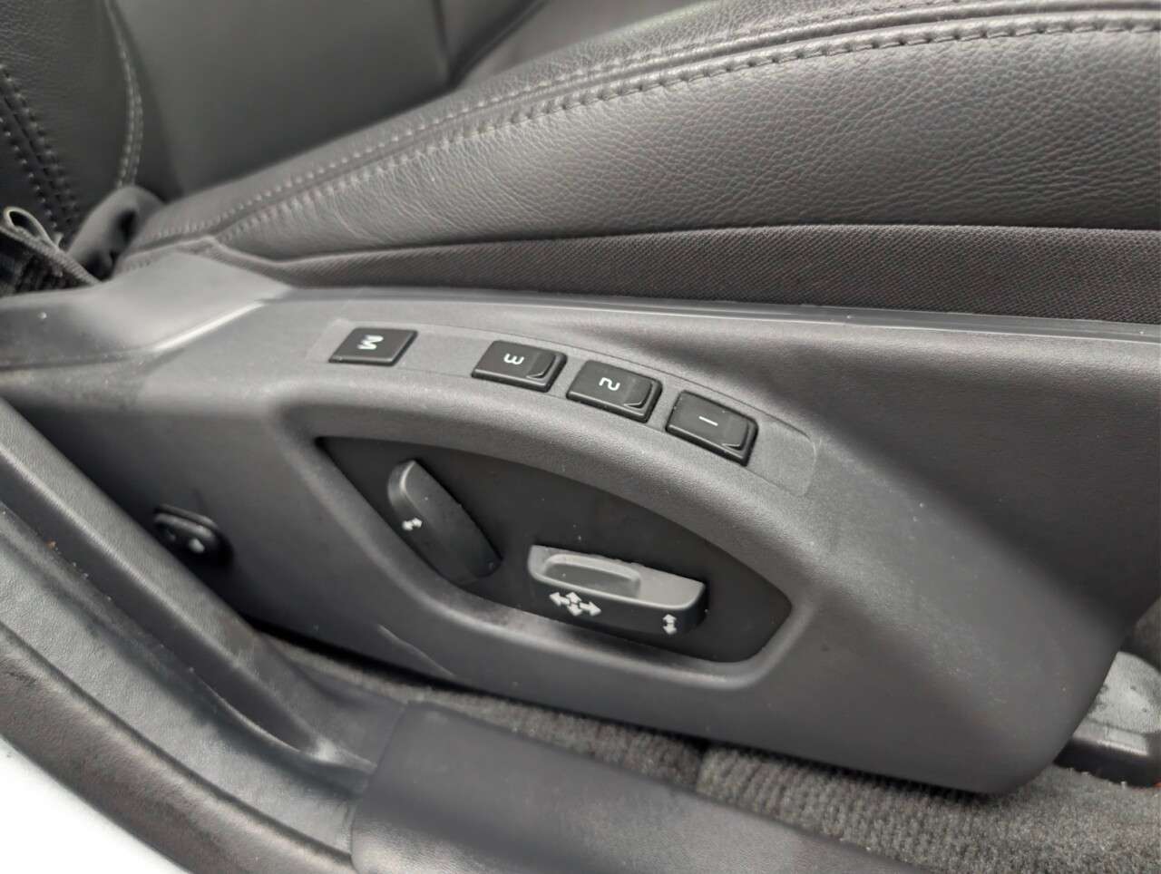 2017 VOLVO S60 2017 VOLVO S60