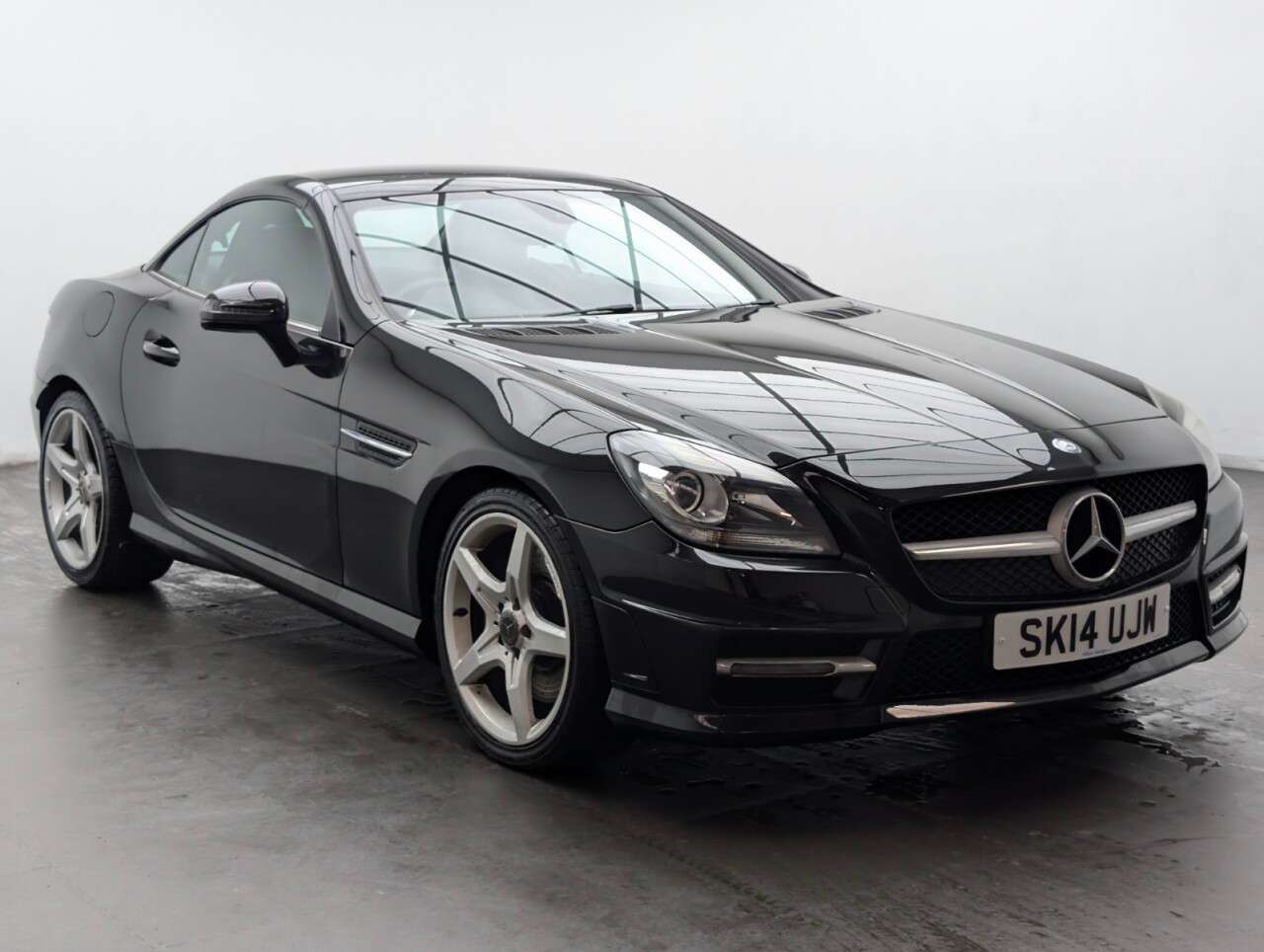 A 2014 MERCEDES-BENZ SLK 2.1 SLK250 CDI AMG Sport Convertible 2dr Diesel G-Tronic+ Euro 5 (s/s) (204 A 2014 MERCEDES-BENZ SLK 2.1 SLK250 CDI AMG Sport Convertible 2dr Diesel G-Tronic+ Euro 5 (s/s) (204