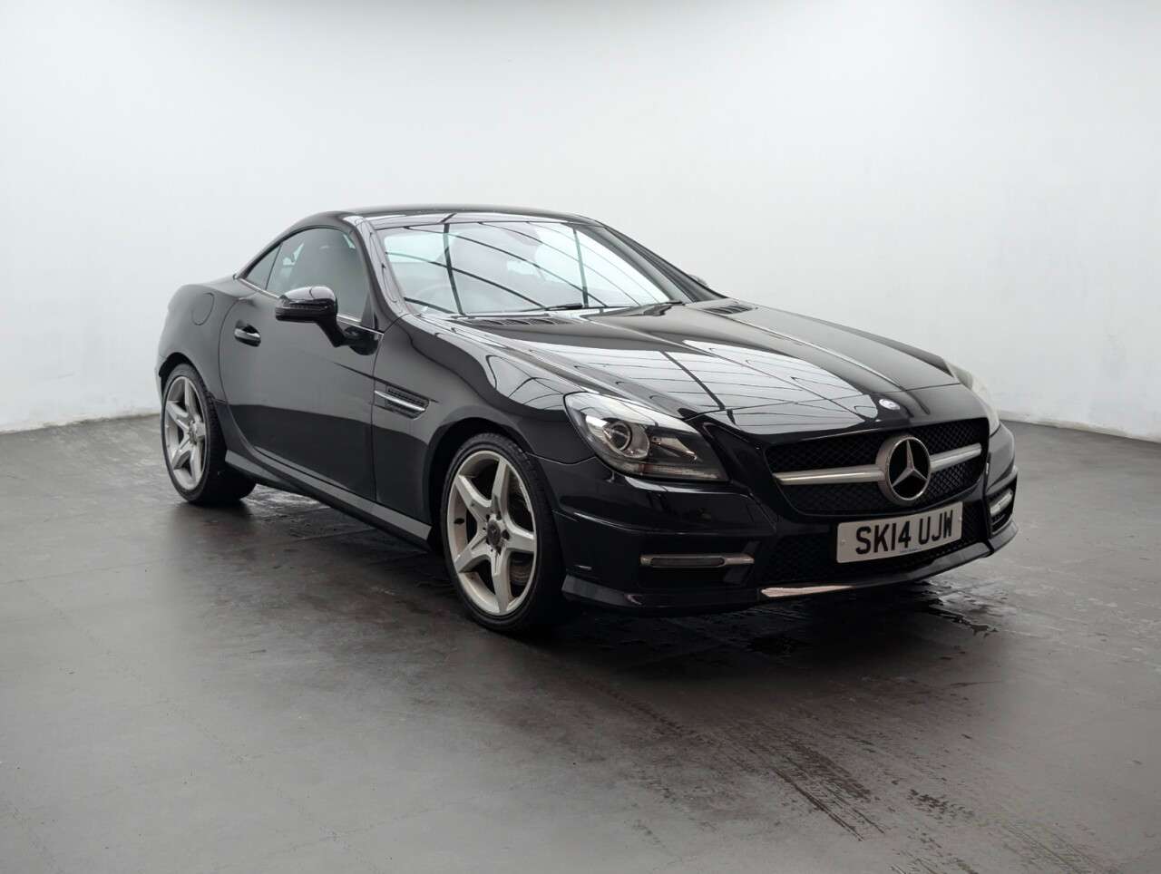 A 2014 MERCEDES-BENZ SLK 2.1 SLK250 CDI AMG Sport Convertible 2dr Diesel G-Tronic+ Euro 5 (s/s) (204 A 2014 MERCEDES-BENZ SLK 2.1 SLK250 CDI AMG Sport Convertible 2dr Diesel G-Tronic+ Euro 5 (s/s) (204