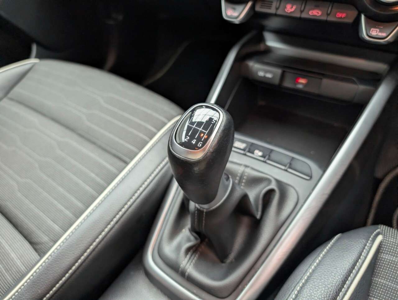 2022 KIA STONIC 2022 KIA STONIC