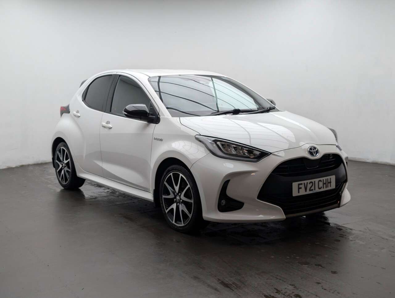 A 2021 TOYOTA YARIS 1.5 VVT-h Dynamic Hatchback 5dr Petrol Hybrid E-CVT Euro 6 (s/s) (116 ps) B A 2021 TOYOTA YARIS 1.5 VVT-h Dynamic Hatchback 5dr Petrol Hybrid E-CVT Euro 6 (s/s) (116 ps) B