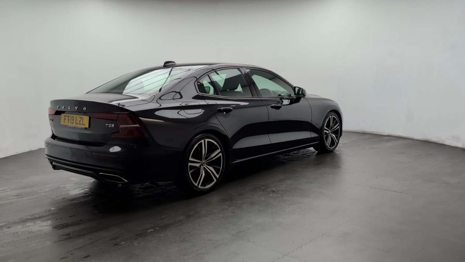 2019 VOLVO S60 2019 VOLVO S60