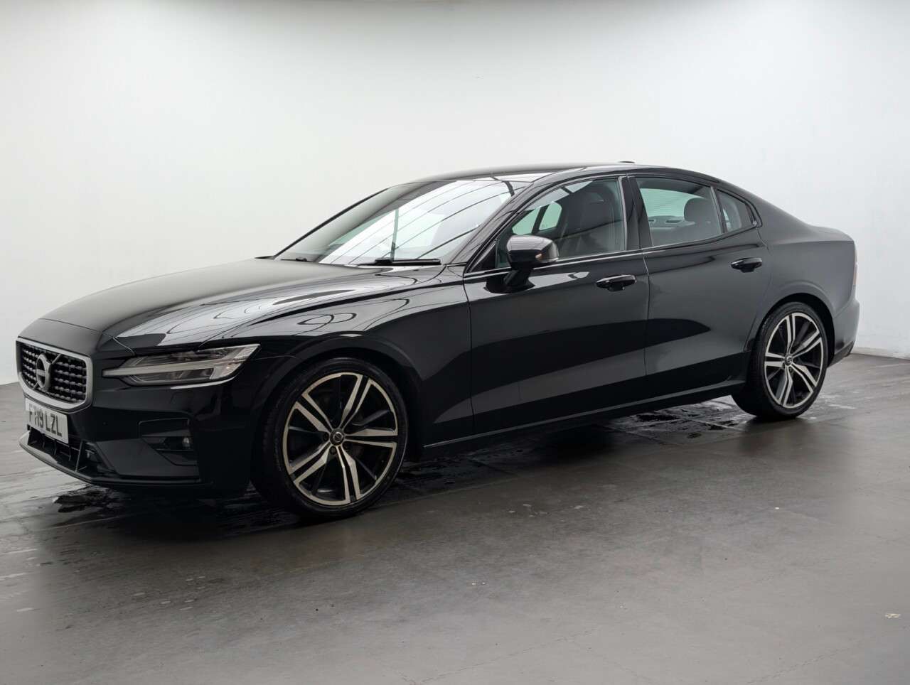 2019 VOLVO S60 2019 VOLVO S60