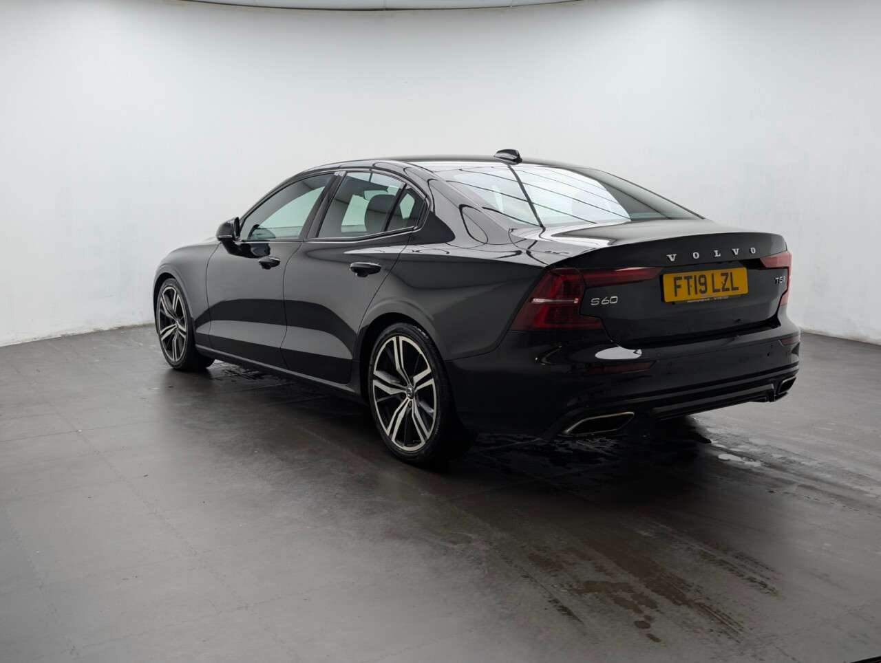2019 VOLVO S60 2019 VOLVO S60