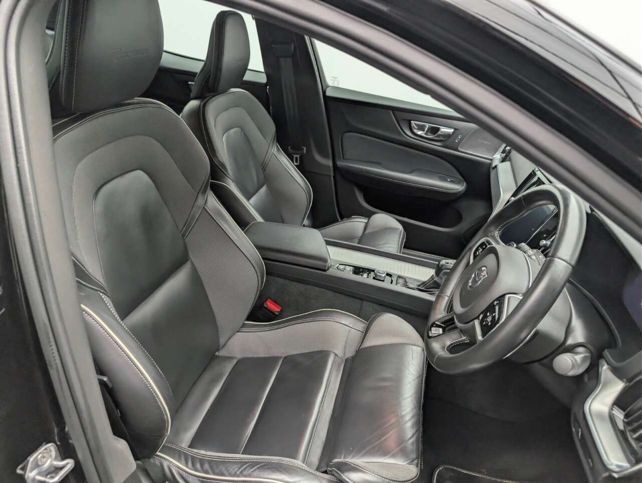 2019 VOLVO S60 2019 VOLVO S60