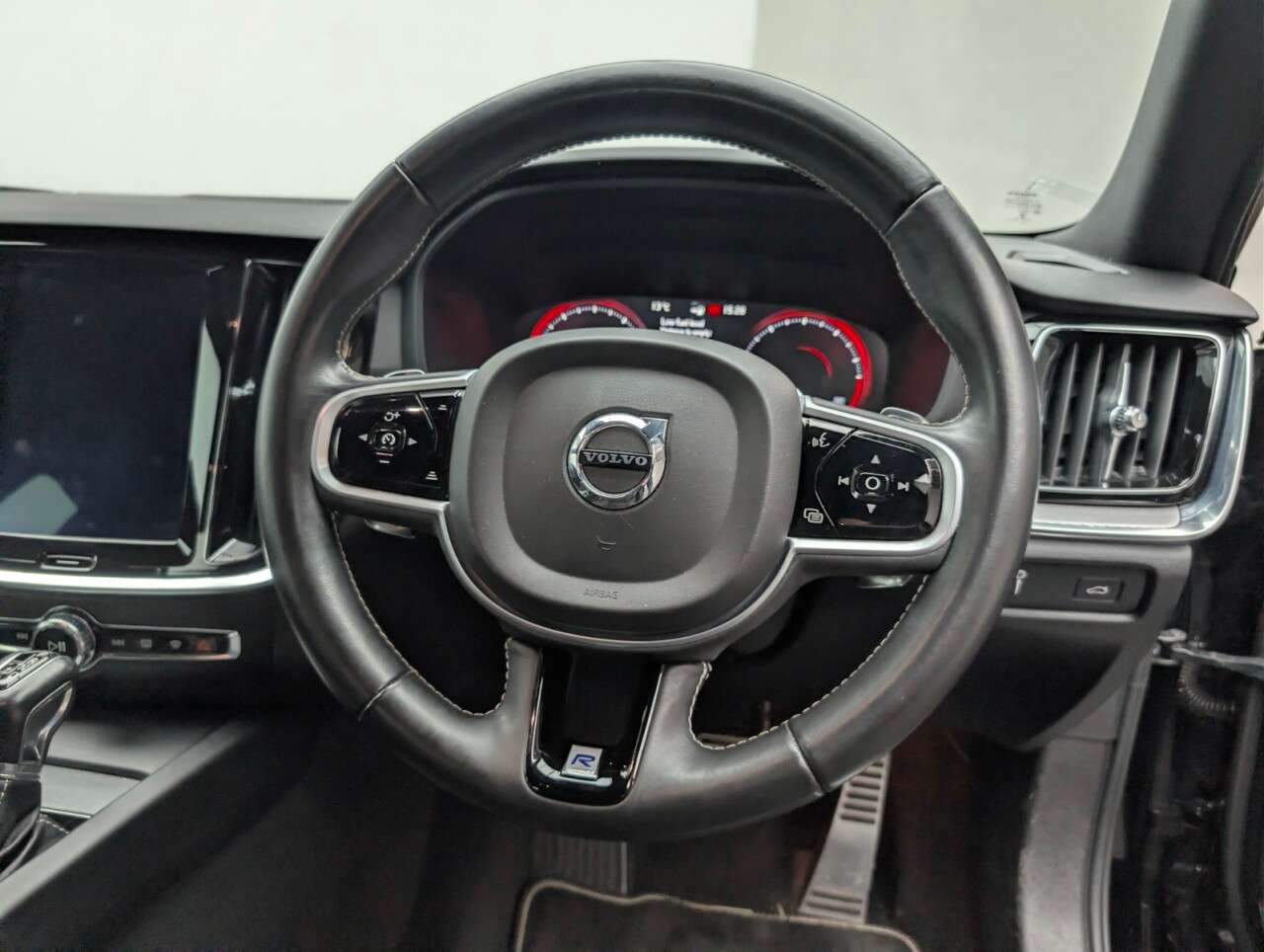2019 VOLVO S60 2019 VOLVO S60