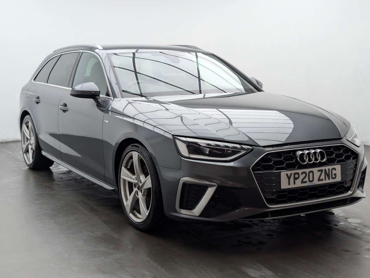 A 2020 AUDI A4 AVANT 2.0 TDI 35 S line Estate 5dr Diesel S Tronic Euro 6 (s/s) (163 ps) HEATED S A 2020 AUDI A4 AVANT 2.0 TDI 35 S line Estate 5dr Diesel S Tronic Euro 6 (s/s) (163 ps) HEATED S