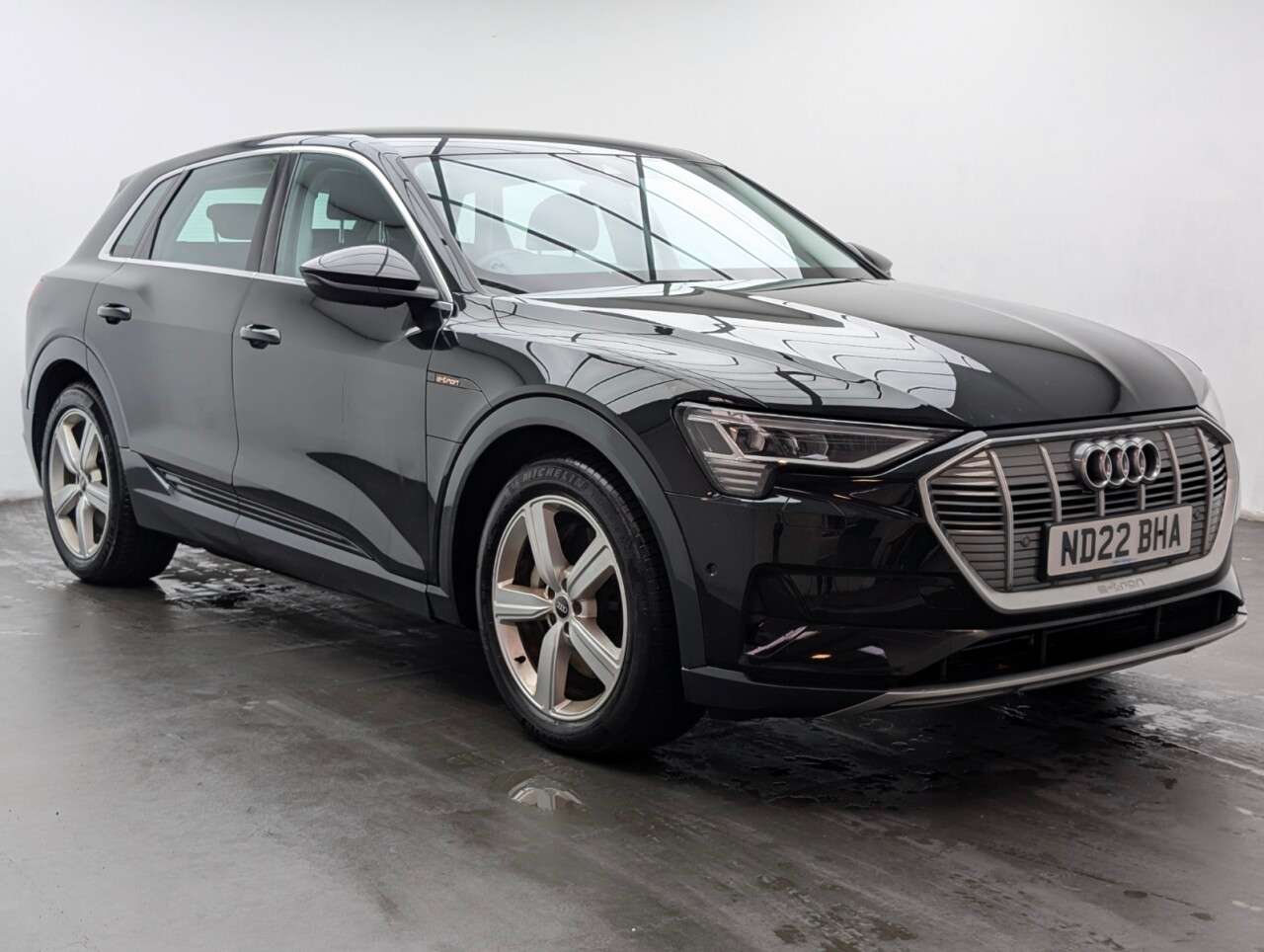 A 2022 AUDI E-TRON 55 Technik SUV 5dr Electric Auto quattro 95kWh (11kW Charger) (408 ps) PARK A 2022 AUDI E-TRON 55 Technik SUV 5dr Electric Auto quattro 95kWh (11kW Charger) (408 ps) PARK