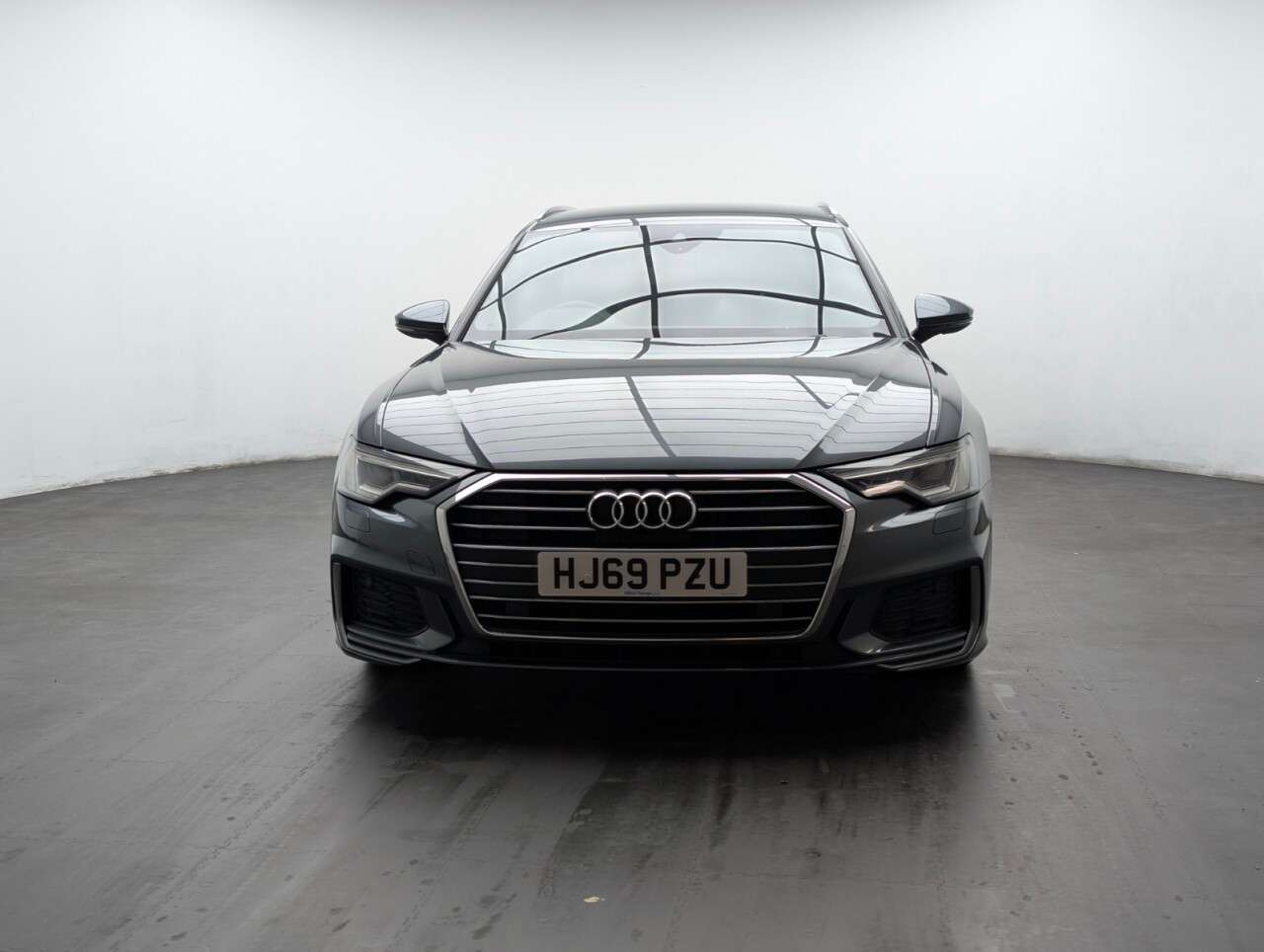 A 2019 AUDI A6 AVANT 2.0 TDI 40 S line Estate 5dr Diesel S Tronic Euro 6 (s/s) (204 ps) PARKING A 2019 AUDI A6 AVANT 2.0 TDI 40 S line Estate 5dr Diesel S Tronic Euro 6 (s/s) (204 ps) PARKING