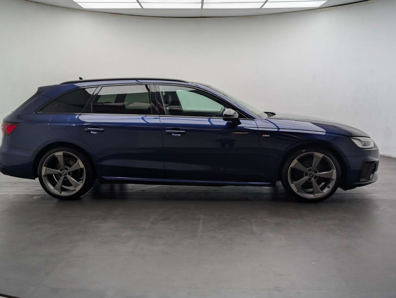 2021 AUDI A4 AVANT 2021 AUDI A4 AVANT