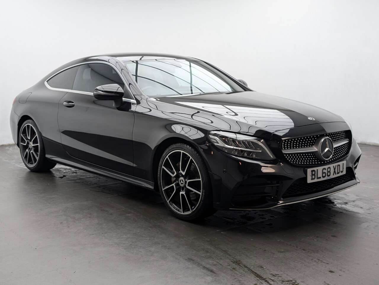 A 2018 MERCEDES-BENZ C-CLASS 1.5 C200 MHEV AMG Line Coupe 2dr Petrol G-Tronic+ Euro 6 (s/s) (198 ps) PAR A 2018 MERCEDES-BENZ C-CLASS 1.5 C200 MHEV AMG Line Coupe 2dr Petrol G-Tronic+ Euro 6 (s/s) (198 ps) PAR