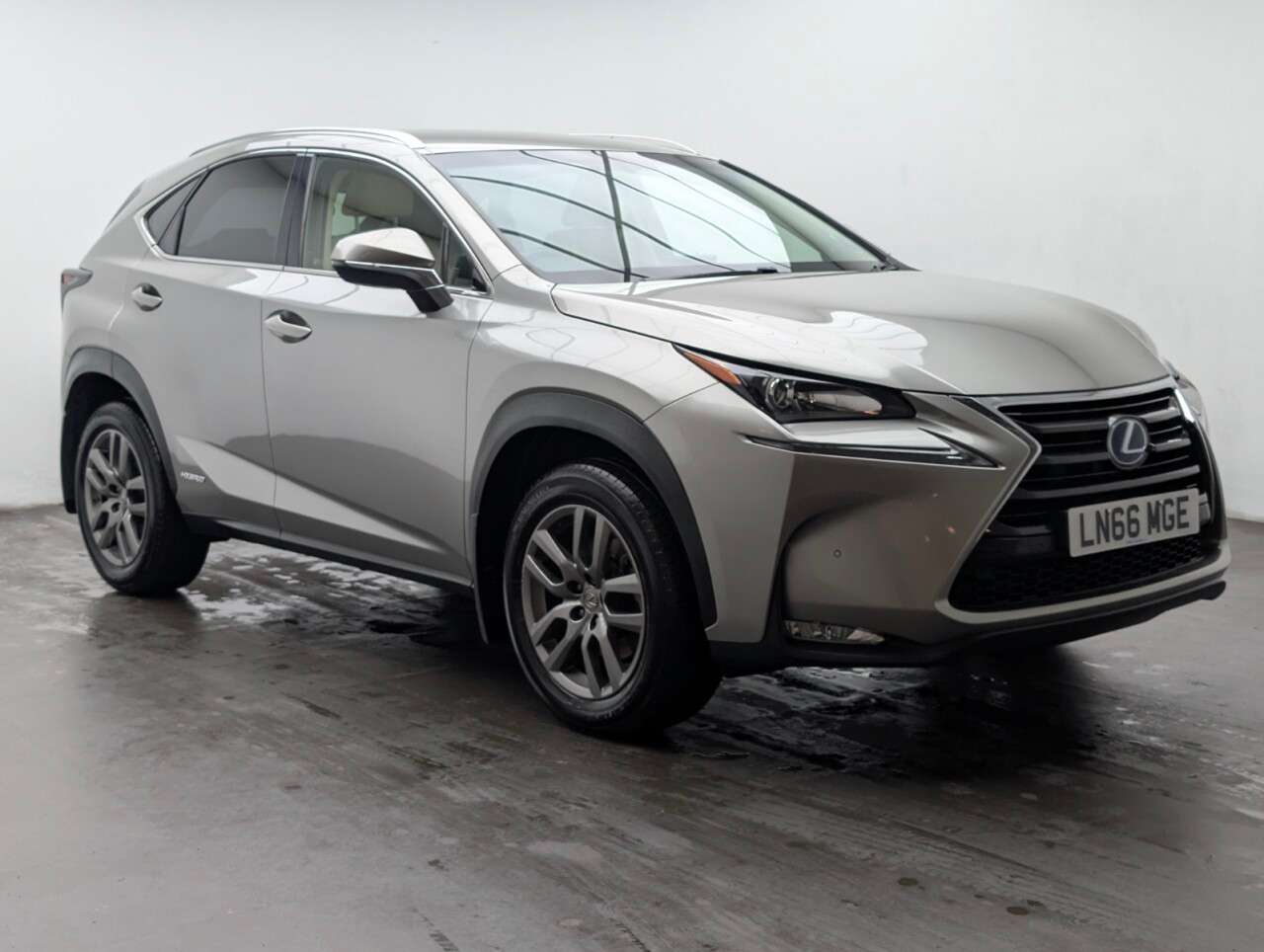 A 2016 LEXUS NX 2.5 300h Luxury SUV 5dr Petrol Hybrid E-CVT 4WD Euro 6 (s/s) (197 ps) PARKI A 2016 LEXUS NX 2.5 300h Luxury SUV 5dr Petrol Hybrid E-CVT 4WD Euro 6 (s/s) (197 ps) PARKI