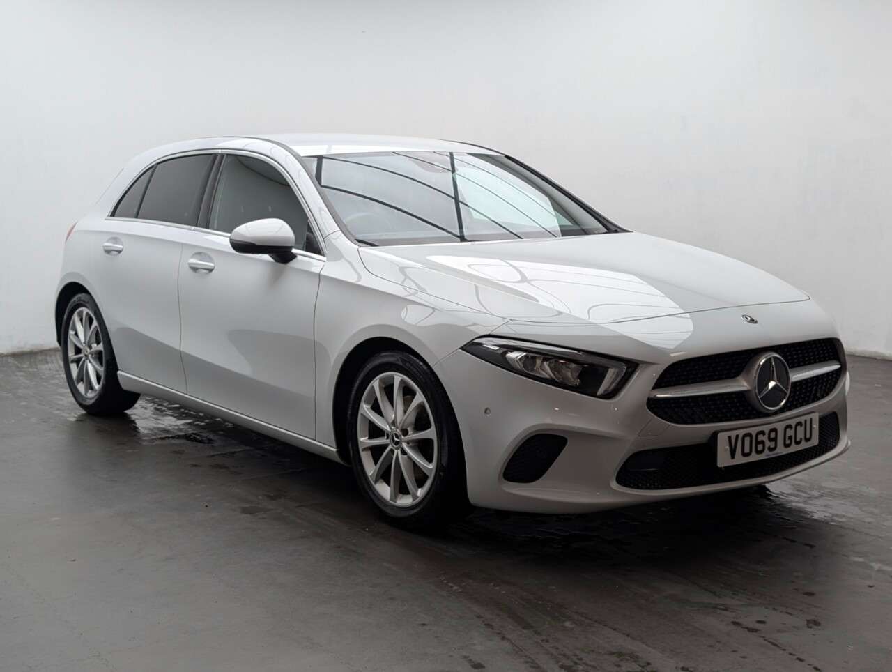A 2019 MERCEDES-BENZ A-CLASS 1.3 A180 Sport (Executive) Hatchback 5dr Petrol 7G-DCT Euro 6 (s/s) (136 ps A 2019 MERCEDES-BENZ A-CLASS 1.3 A180 Sport (Executive) Hatchback 5dr Petrol 7G-DCT Euro 6 (s/s) (136 ps