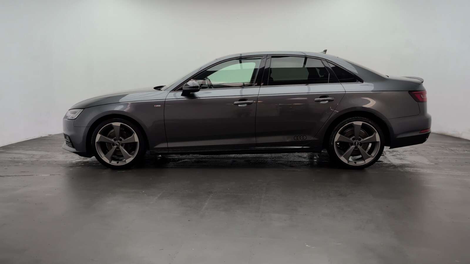 2017 AUDI A4 2017 AUDI A4