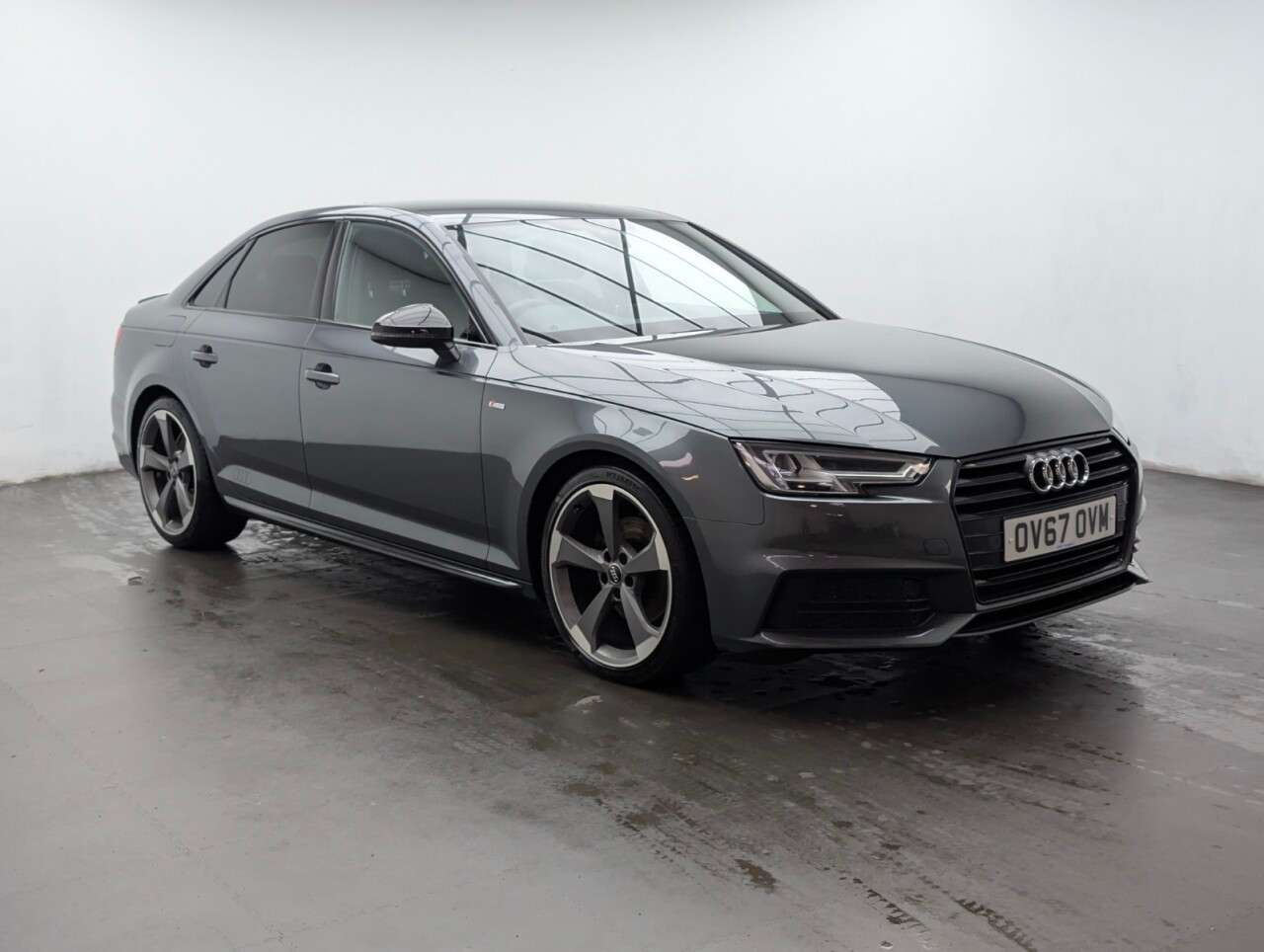 A 2017 AUDI A4 2.0 TDI Black Edition Saloon 4dr Diesel Manual Euro 6 (s/s) (150 ps) HEATED A 2017 AUDI A4 2.0 TDI Black Edition Saloon 4dr Diesel Manual Euro 6 (s/s) (150 ps) HEATED