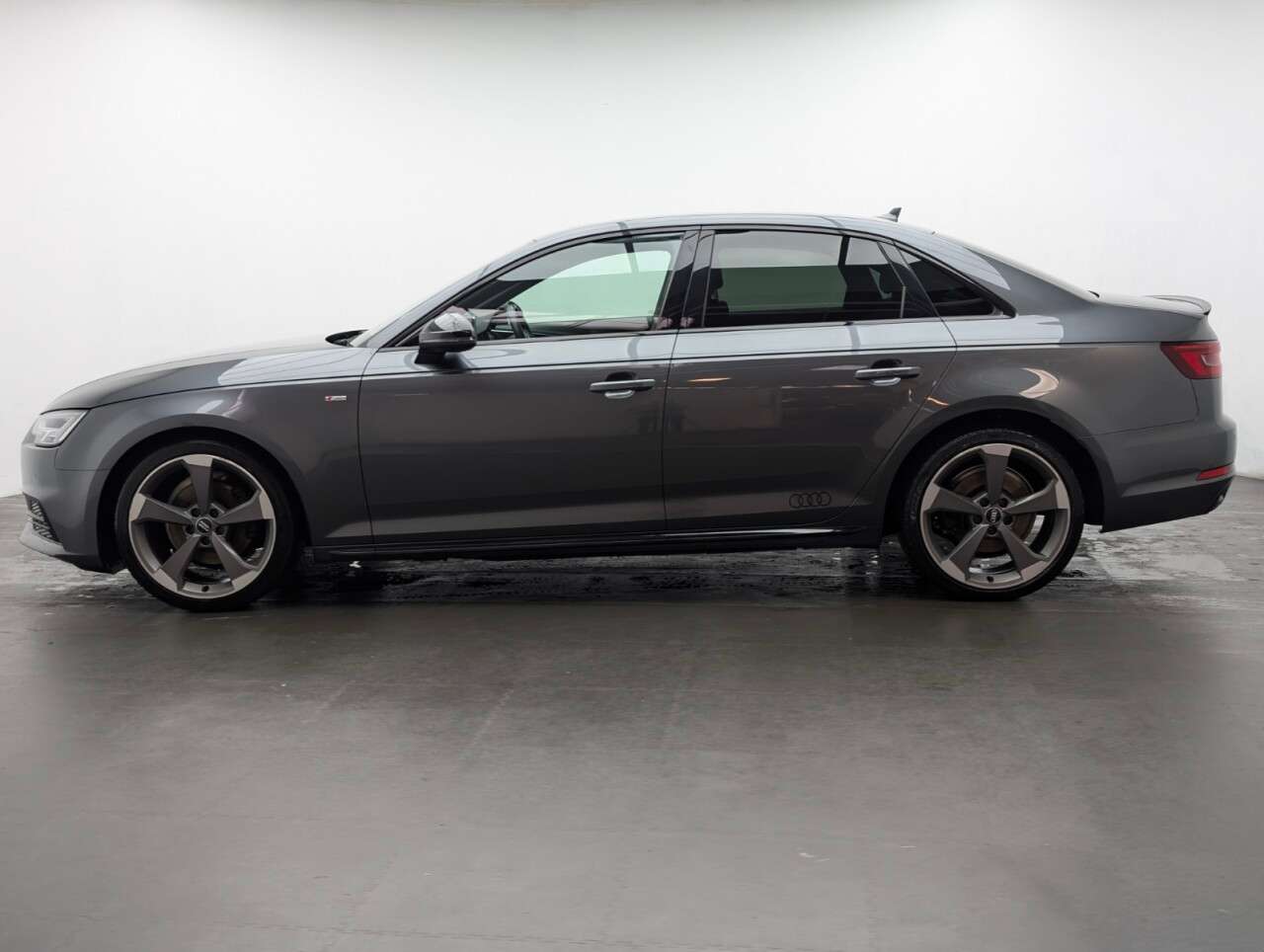 2017 AUDI A4 2017 AUDI A4